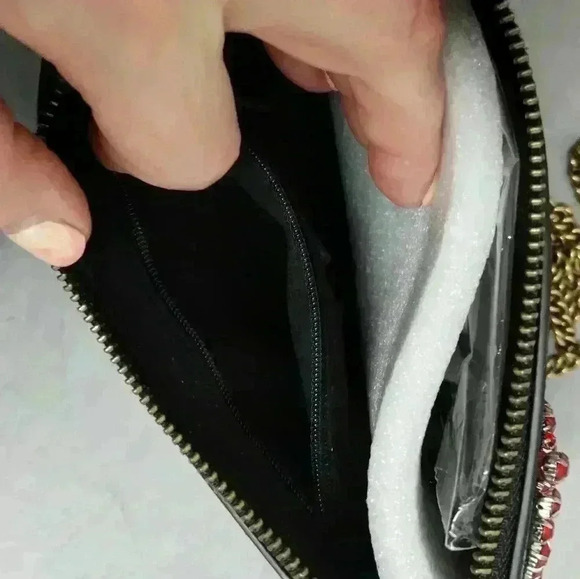 PINKO mini love purse lips patches limited edition crossbody bag NWT - Picture 8 of 8